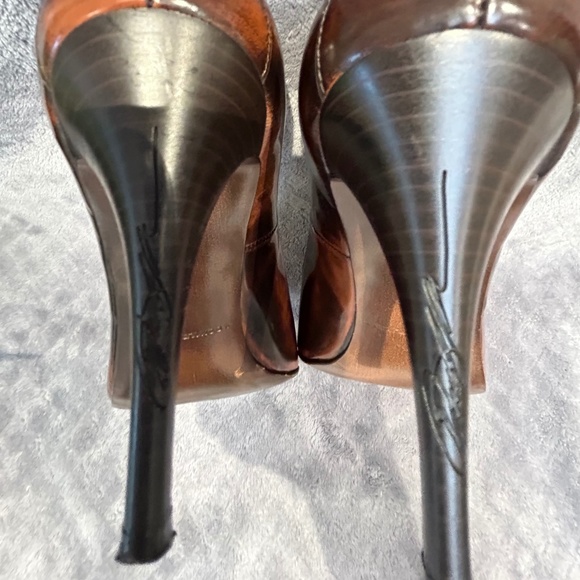 Donald J. Pliner Patent Leather Sari Heels - Picture 7 of 9